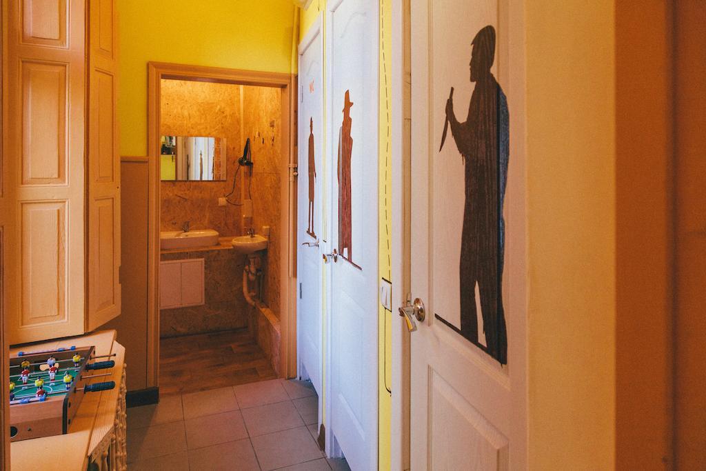 Elementary Hostel Odessa Exteriör bild