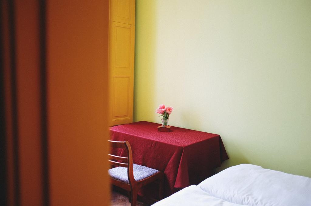 Elementary Hostel Odessa Exteriör bild