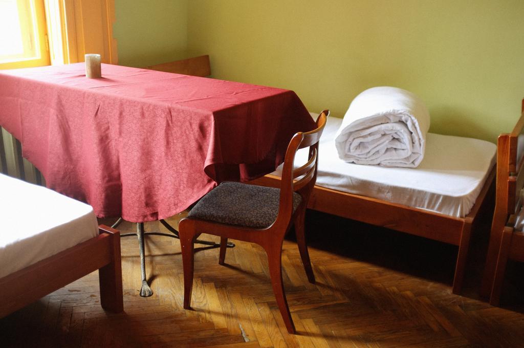 Elementary Hostel Odessa Exteriör bild