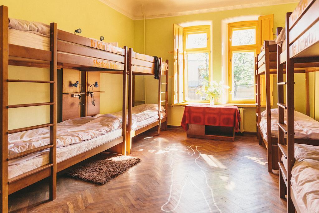 Elementary Hostel Odessa Exteriör bild